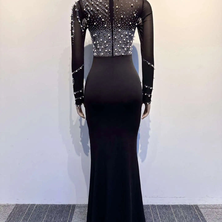 VESTIDO DE BAILE COM STRASS BRILHANTE E COM PÉROLAS