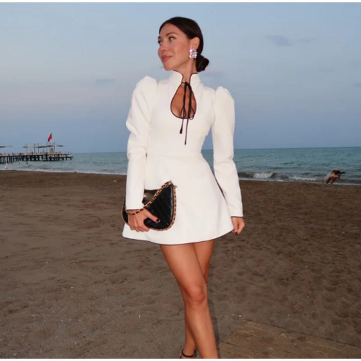 VESTIDO MINI COM MANGAS BUFANTES