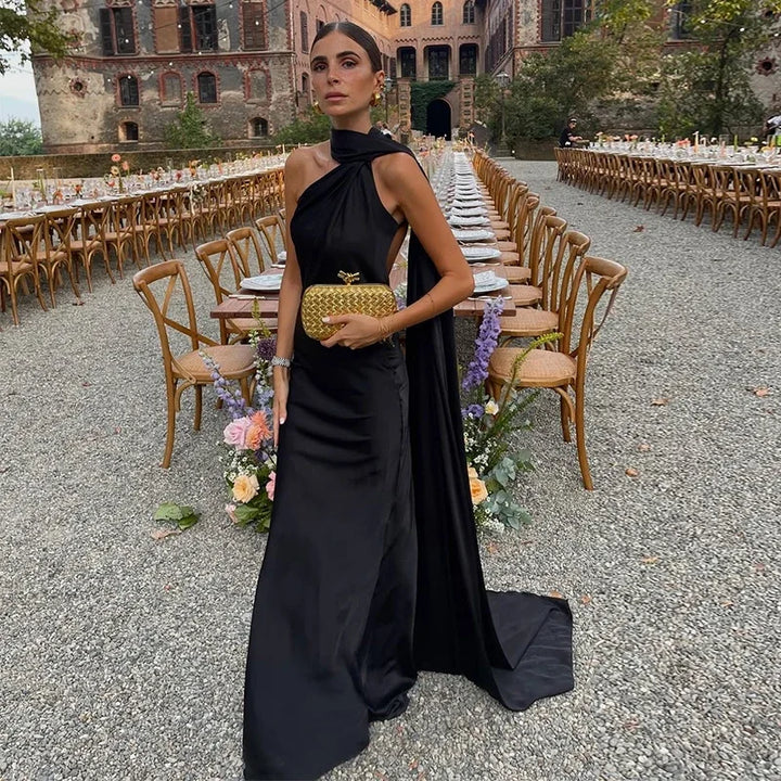 VESTIDO LONGO ELEGANTE EM CETIM,SEM MANGAS, ABERTO NAS COSTAS COM CACHECOL FINO DE AJUSTE