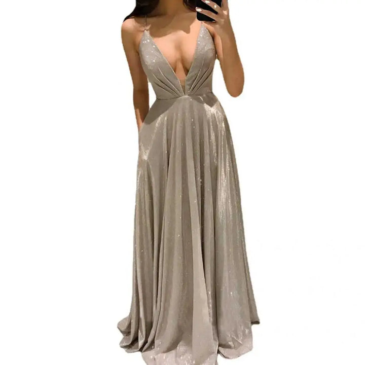 VESTIDO FORMAL DE CORTE BAIXO ABERTO NAS COSTAS
