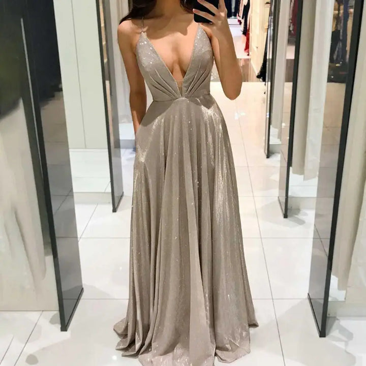 VESTIDO FORMAL DE CORTE BAIXO ABERTO NAS COSTAS