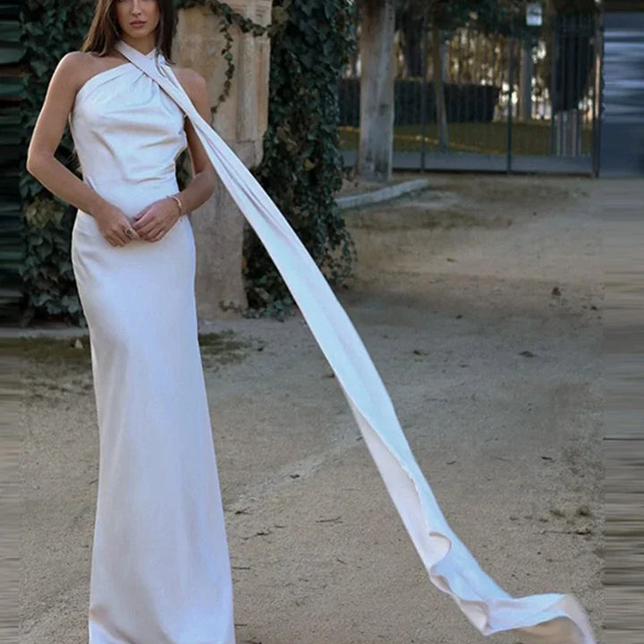 VESTIDO LONGO ELEGANTE EM CETIM,SEM MANGAS, ABERTO NAS COSTAS COM CACHECOL FINO DE AJUSTE