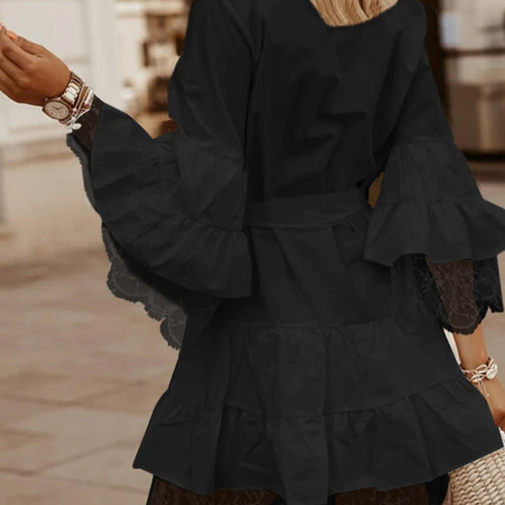 VESTIDO CURTO ELEGANTE DE RENDA COM DECOTE EM V DA CELMIA