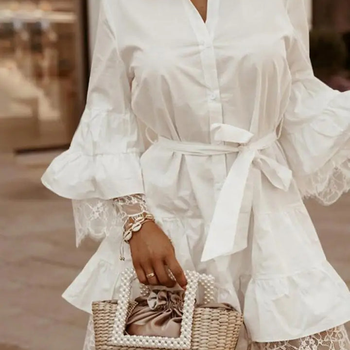 VESTIDO CURTO ELEGANTE DE RENDA COM DECOTE EM V DA CELMIA