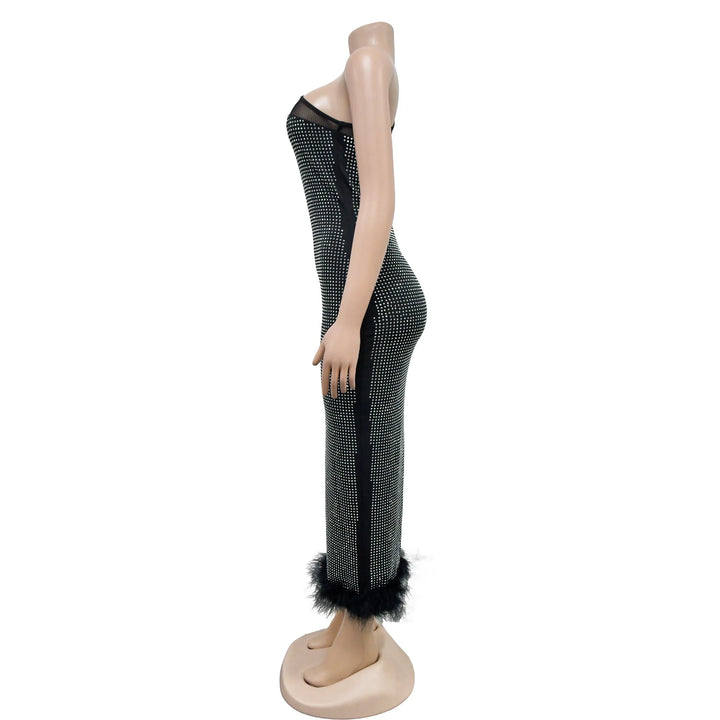 VESTIDO ELEGANTE DE MALHA COM STRASS
