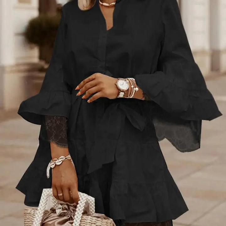 VESTIDO CURTO ELEGANTE DE RENDA COM DECOTE EM V DA CELMIA