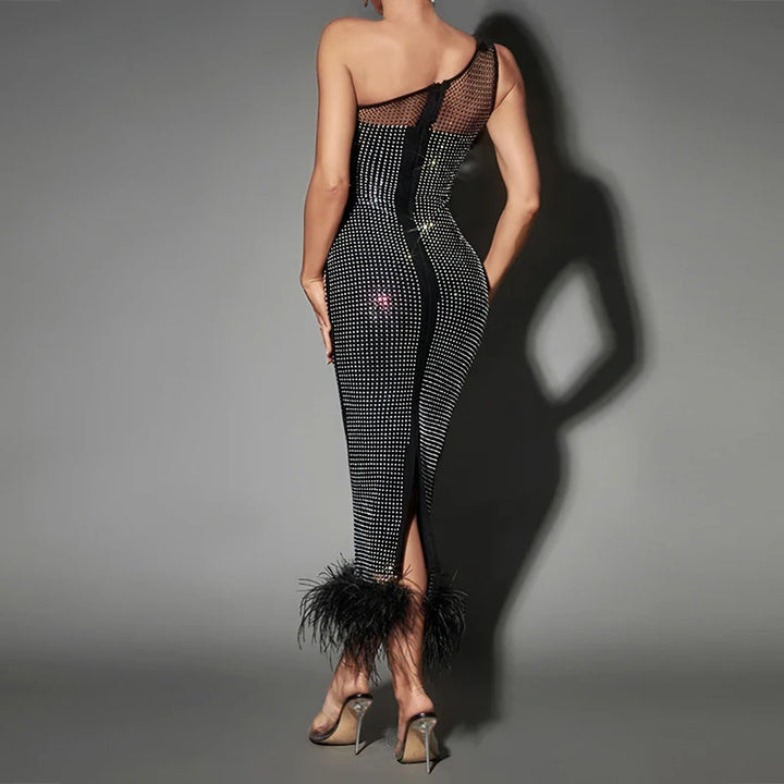 VESTIDO ELEGANTE DE MALHA COM STRASS