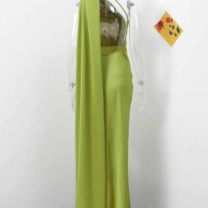 VESTIDO LONGO ELEGANTE EM CETIM,SEM MANGAS, ABERTO NAS COSTAS COM CACHECOL FINO DE AJUSTE