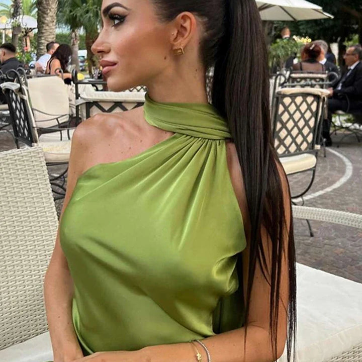 VESTIDO LONGO ELEGANTE EM CETIM,SEM MANGAS, ABERTO NAS COSTAS COM CACHECOL FINO DE AJUSTE