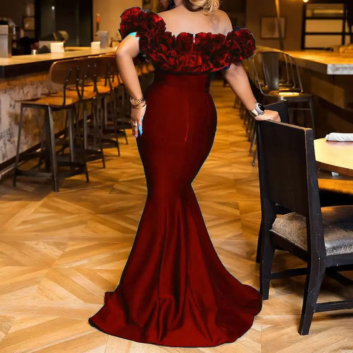 VESTIDO BODYCON OFF-SHOULDER ACINTURADO