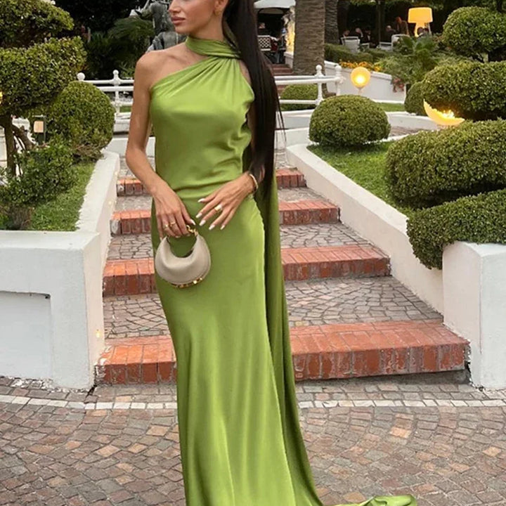 VESTIDO LONGO ELEGANTE EM CETIM,SEM MANGAS, ABERTO NAS COSTAS COM CACHECOL FINO DE AJUSTE