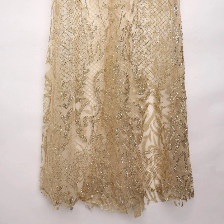 VESTIDO ELEGANTE COM DECOTE V COM LANTEJOULAS DOURADAS
