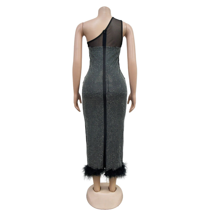 VESTIDO ELEGANTE DE MALHA COM STRASS