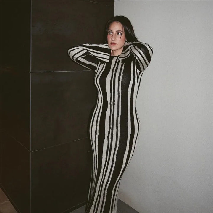 VESTIDO VINTAGE DE MALHA WAVE PRINT COM MANGA LONGA
